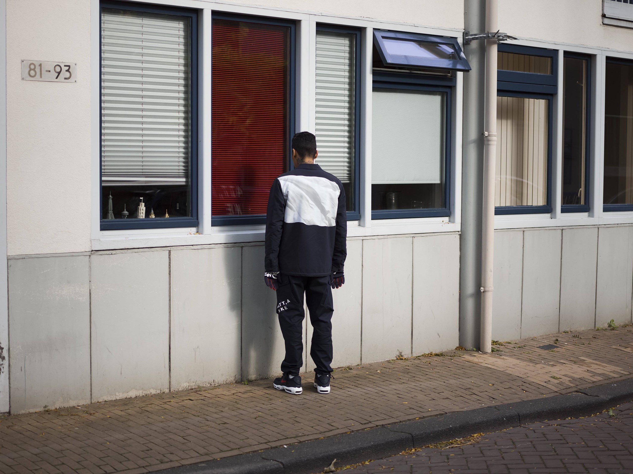 #04/11 Vincent Van De Waal & Violette Esmeralda - Patta